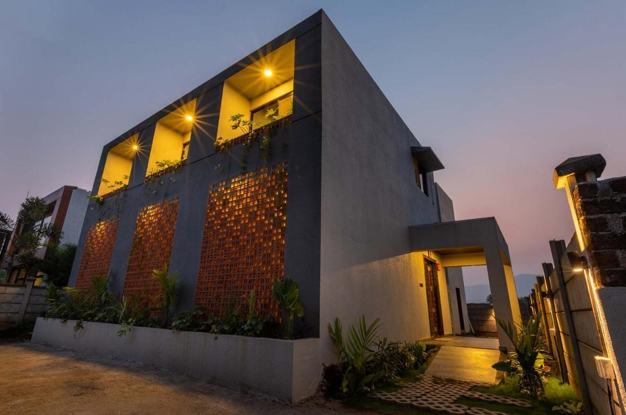Two Villa By Stayvista With Infinity Pool, Farm & Mountain Views, Modern Interiors คาร์จัต ภายนอก รูปภาพ